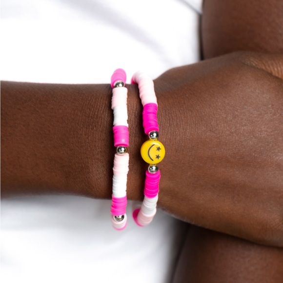 Smiley Face Rubber Bracelet - Picture 3 of 3